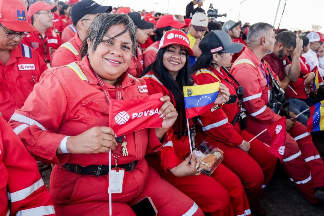 ¡En el corazón petrolero de Falcón! 🇻🇪🛢️

Desde la histórica parroquia Punta Cardón, en el municipio Carirubana, participamos en la Consulta Pública sobre la Reforma Parcial de la Ley Orgánica de Hidrocarburos, realizada en el Complejo Refinador de Paraguaná.

En mi rol de