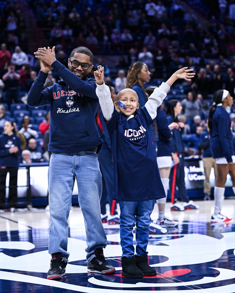 Meet tonight's Honorary Kid Captain, Natalia!
 
She is currently undergoing treatment for Medulloblastoma. She is here tonight for her first UConn Basketball Game alongside her family. Natalia recently celebrated her 8th birthday. 

Happy birthday from UConn Nation, Natalia!
