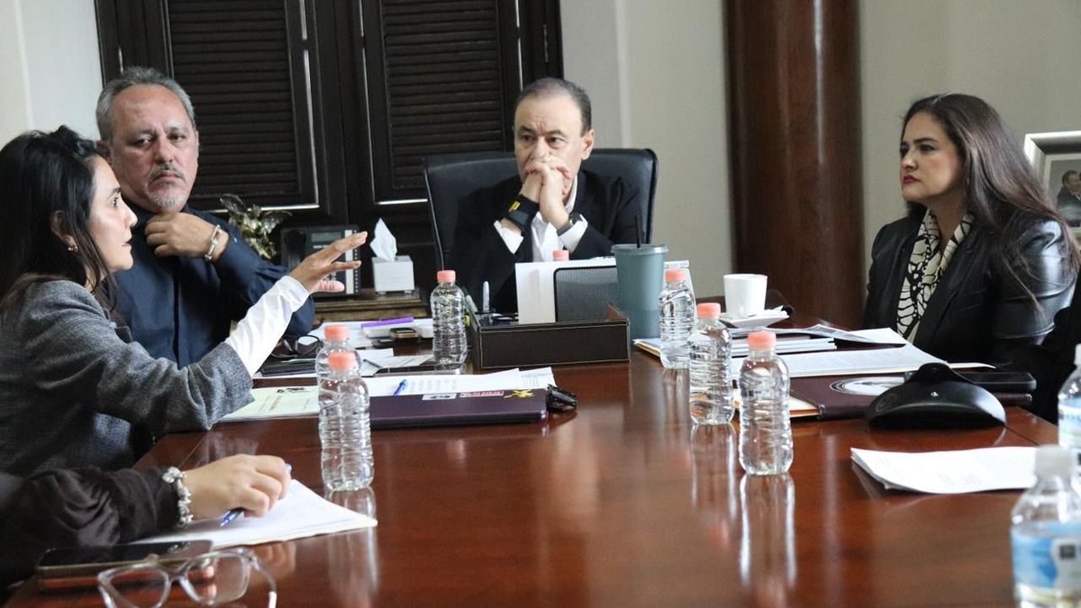 CelidaLopezc's tweet image. Nuestro gobernador @AlfonsoDurazo encabezó la reunión de trabajo con representantes del sector pesquero del Alto Golfo, donde coordinamos esfuerzos junto al comisionado nacional de @Conapesca, @RigoSalgadoV, para impulsar el desarrollo sostenible de la pesca y la acuacultura del…