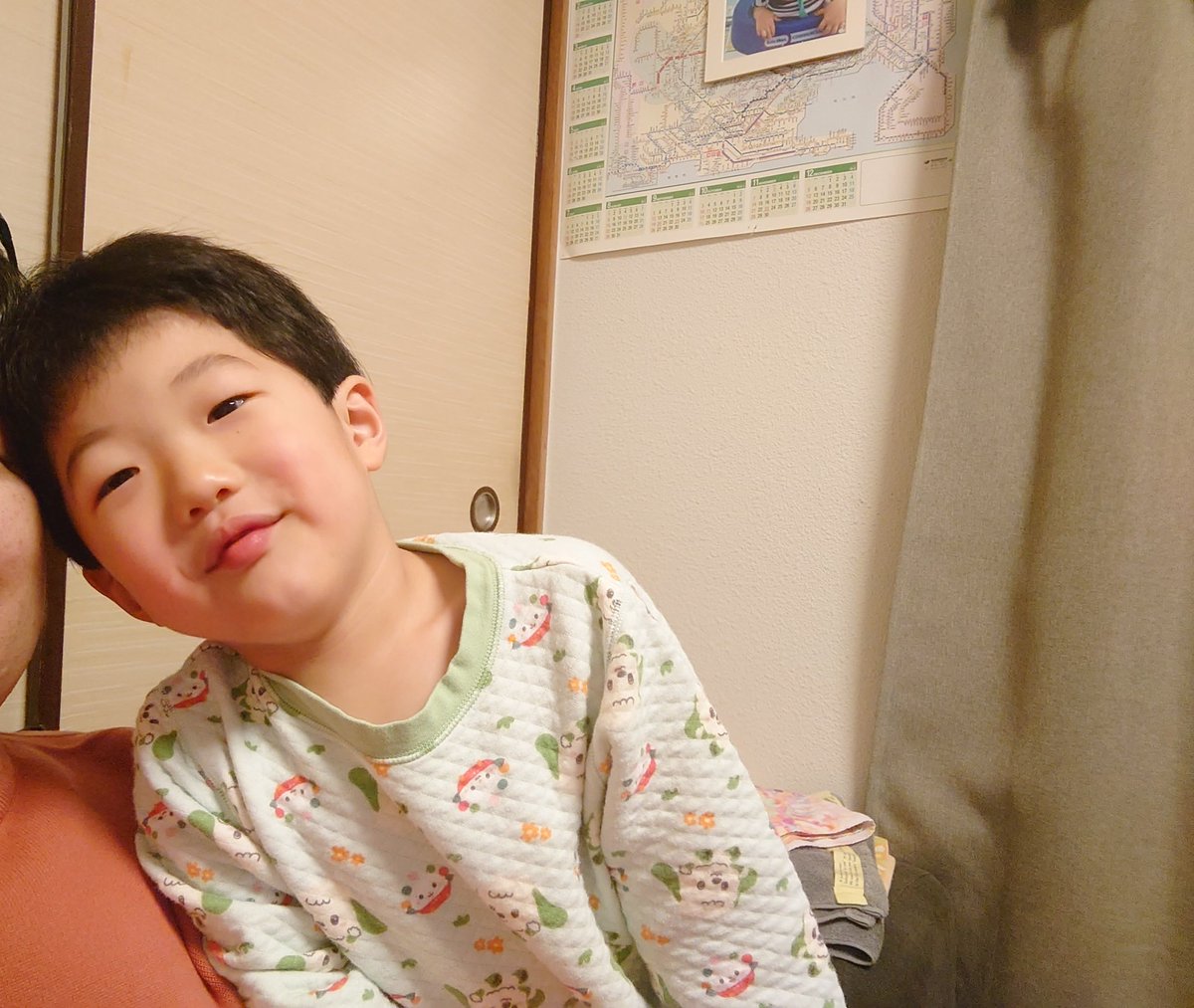 楽譜はまだ来ず。田村さ〜ん(笑)昨日は久しぶりに保育園から電話がありドキッとしましたがどうにかこうにか過ごしてもらい予定通りの時間にお迎え。帰宅して甘えてくる様子がとにかく可愛い(バカ親)。子育ての先輩方からは3〜4歳が1番可愛かった♥と聞くので今を大切にせんとなぁと思います。