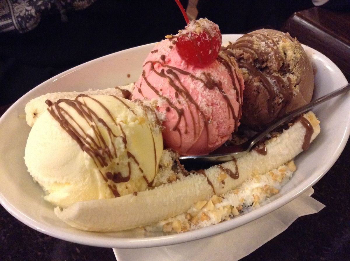 cupckebatter's tweet image. 🍒🍨🍌🍫