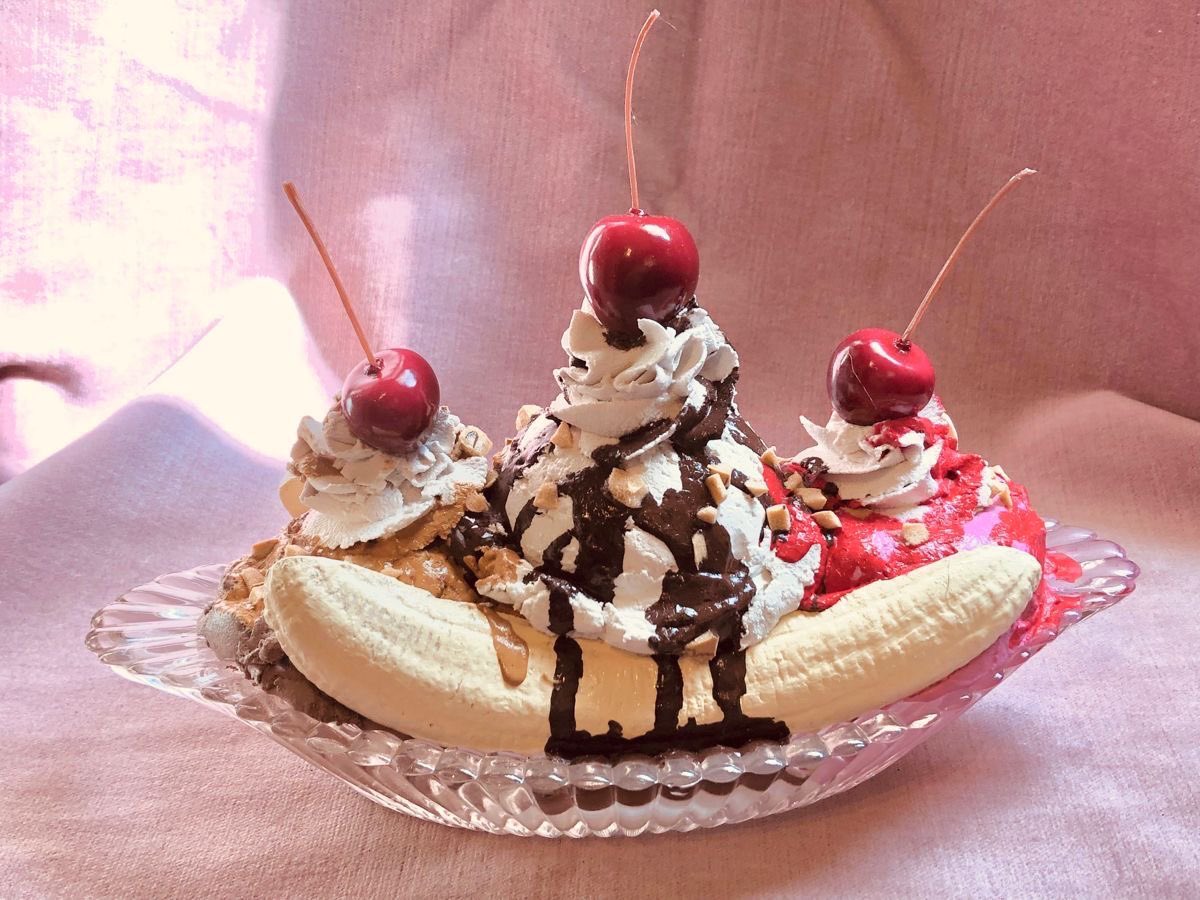 cupckebatter's tweet image. 🍒🍨🍌🍫