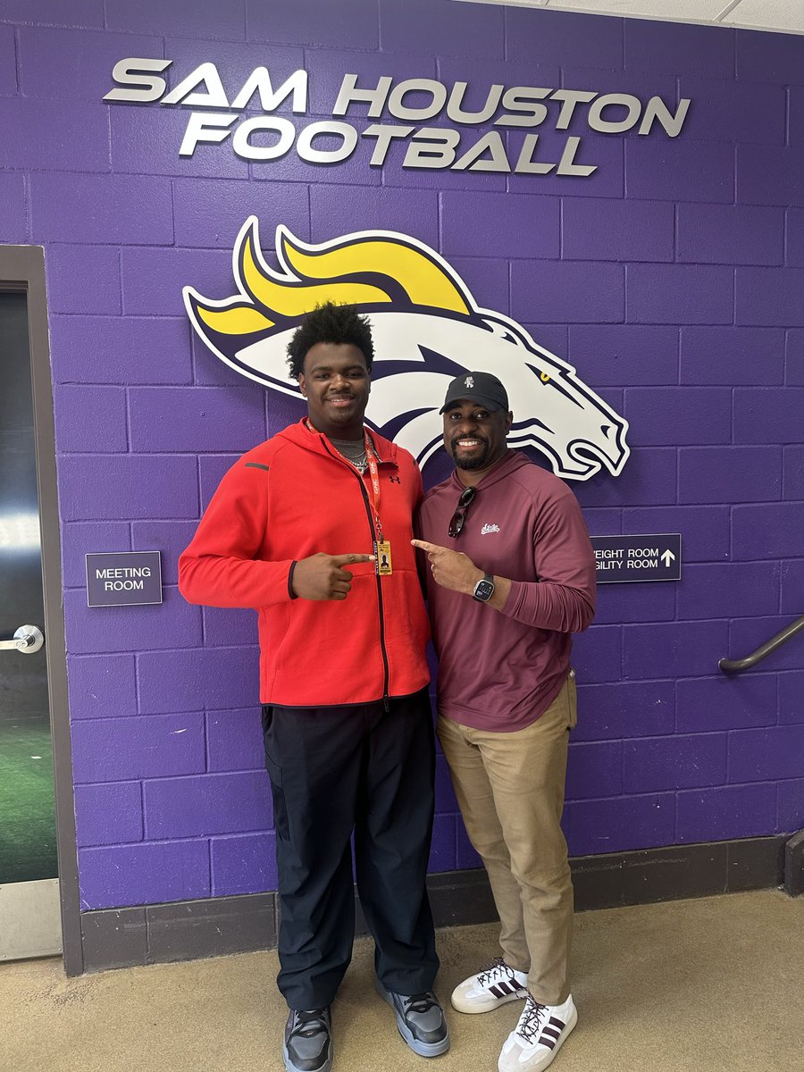 Sam Houston High Football Recruiting tweet media