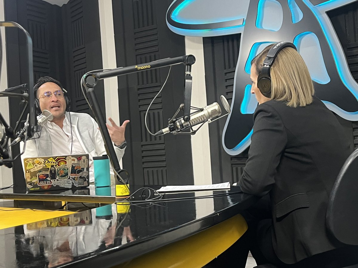 Esta mañana nos invitaron al programa “Audiocracia” de <a href="/RadioUdeG/">Radio Universidad de Guadalajara</a> para hablar sobre la ruta de trabajo del <a href="/CUAAD_UdeG/">CUAAD_UdeG</a> durante 2026. 📻👏🏻

Esperamos que pronto puedan ver materializado todo lo que tenemos planeado para ustedes. 😊

Gracias a <a href="/victormaganamx/">Victor Magaña</a> por la entrevista. ✨