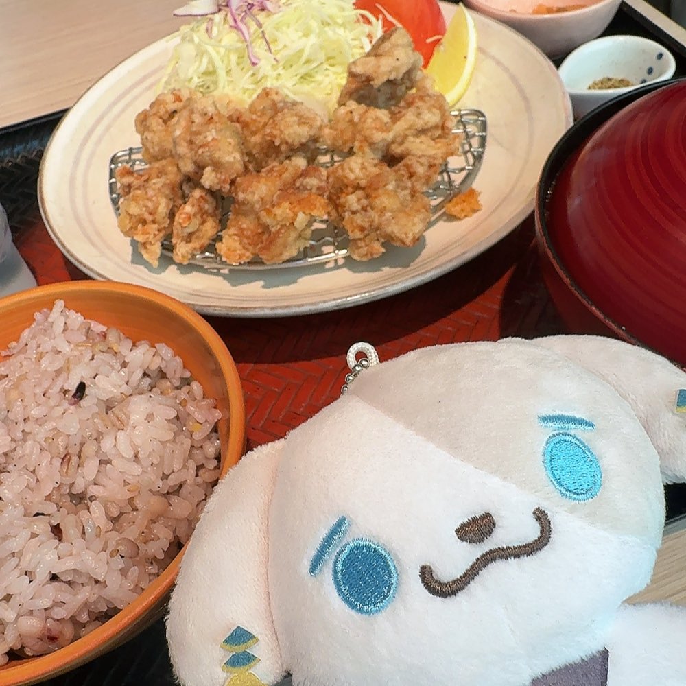 いきてるよ！こすぷれしてないけど体調終わってるけどギリギリのとこを連れ出してもらっていきてるよ！2月はラウワンで体力つけたい