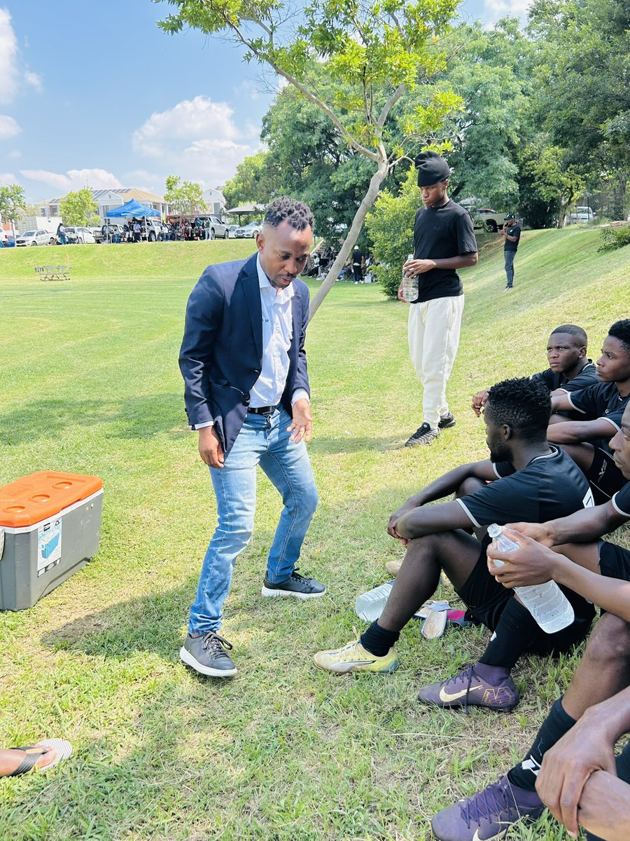 "Dress like you mean it, work like you dream it 🌟. Show up, show off, and let your work speak. Coach Javas Mahandana 

#RespectTheWork 
#DressCode"
<a href="/top/">top</a> fans