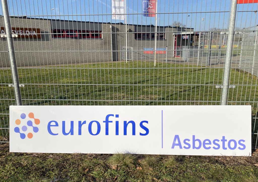 Voor @vvsaasveldia hebben we weer nieuwe #reclameborden vervaardigd, waaronder deze voor <a href="/Eurofins_AgroNL/">Eurofins Agro NL</a> Asbestos #boarding #sponsor