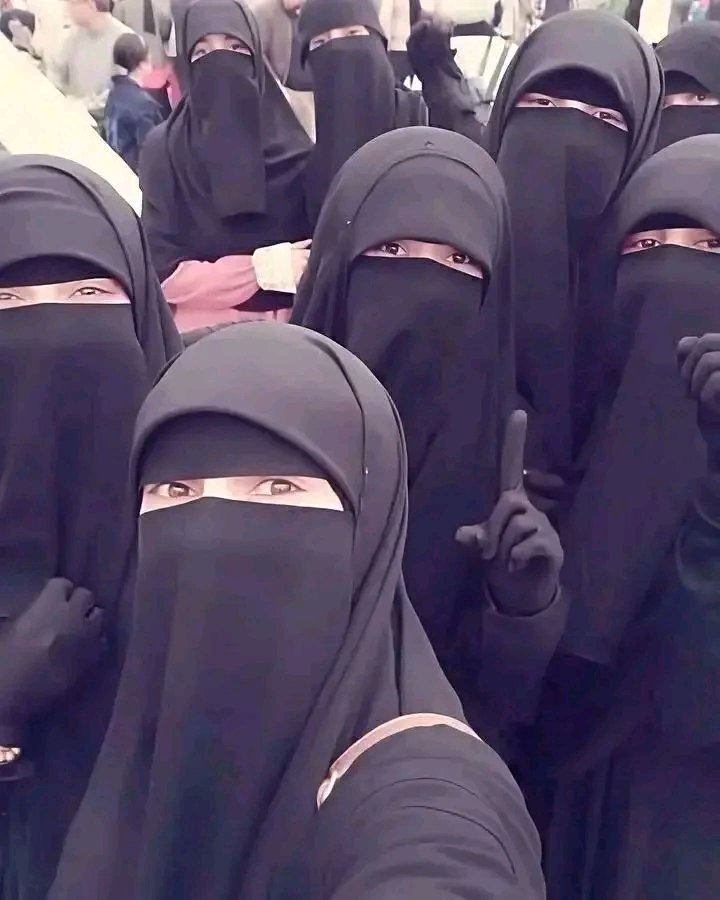 الحمدللہ، مدرسہ کی ساتھیا