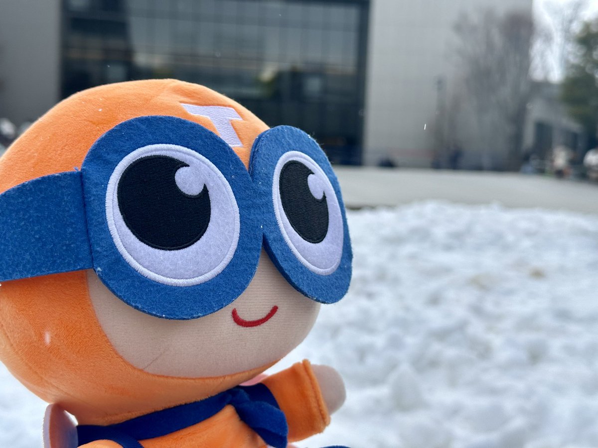 グリーンスプリングス に雪が〜！！！ #たっぴくんたっぴちゃん も