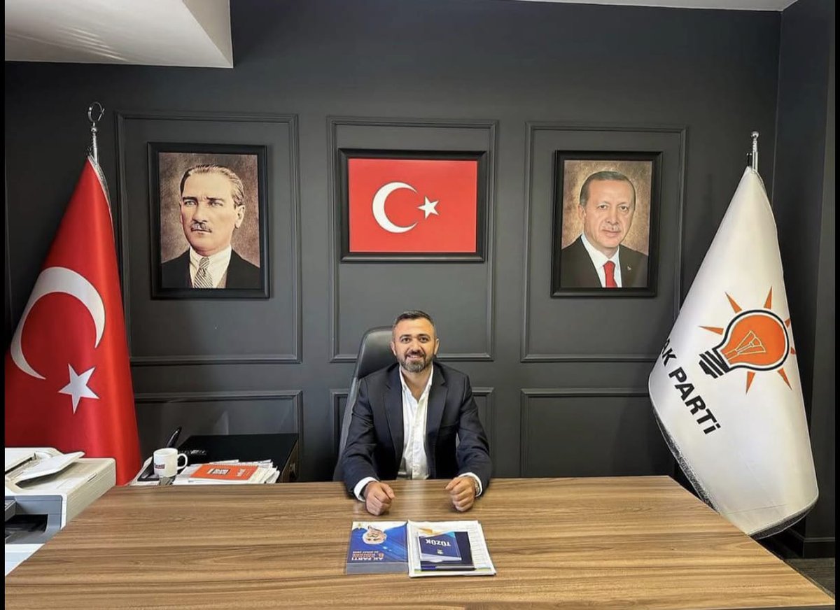 Bugün İl Başkanlığımızda nöbet görevini İl Yönetim Kurulu Üyemiz Mustafa İlkkahraman üstleniyor.

AK Parti, milletin partisidir.
Kapımız da, gönlümüz de her daim milletimize açıktır.🇹🇷

Sizleri, görüşlerinizi paylaşmak ve önerilerinizi iletmek üzere il başkanlığımıza