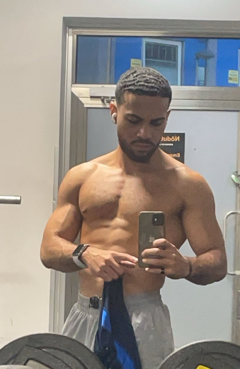 Simon Dez | Clipur.com tweet media