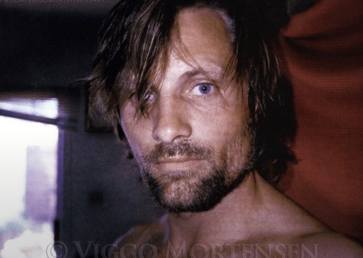 Viggo Mortensen has a secret passion for photography, during filming of LOTR he would frequently take photos for his collection:

A thread: