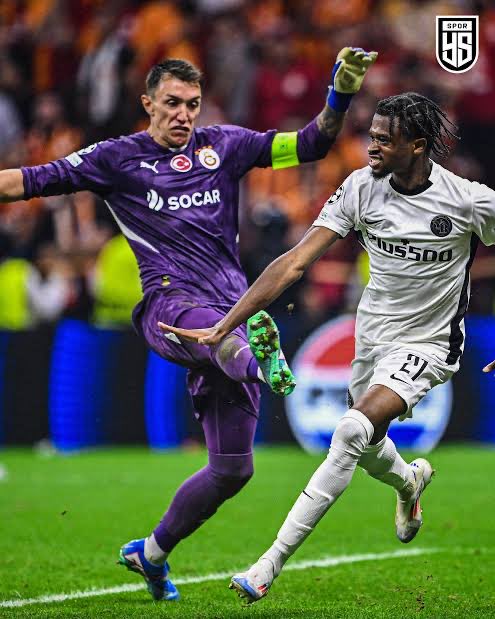 Peki bu görüntü ne deniz ? Gencecik bir çocuğun futbol hayatını bitirecek bir harekete ne dersin