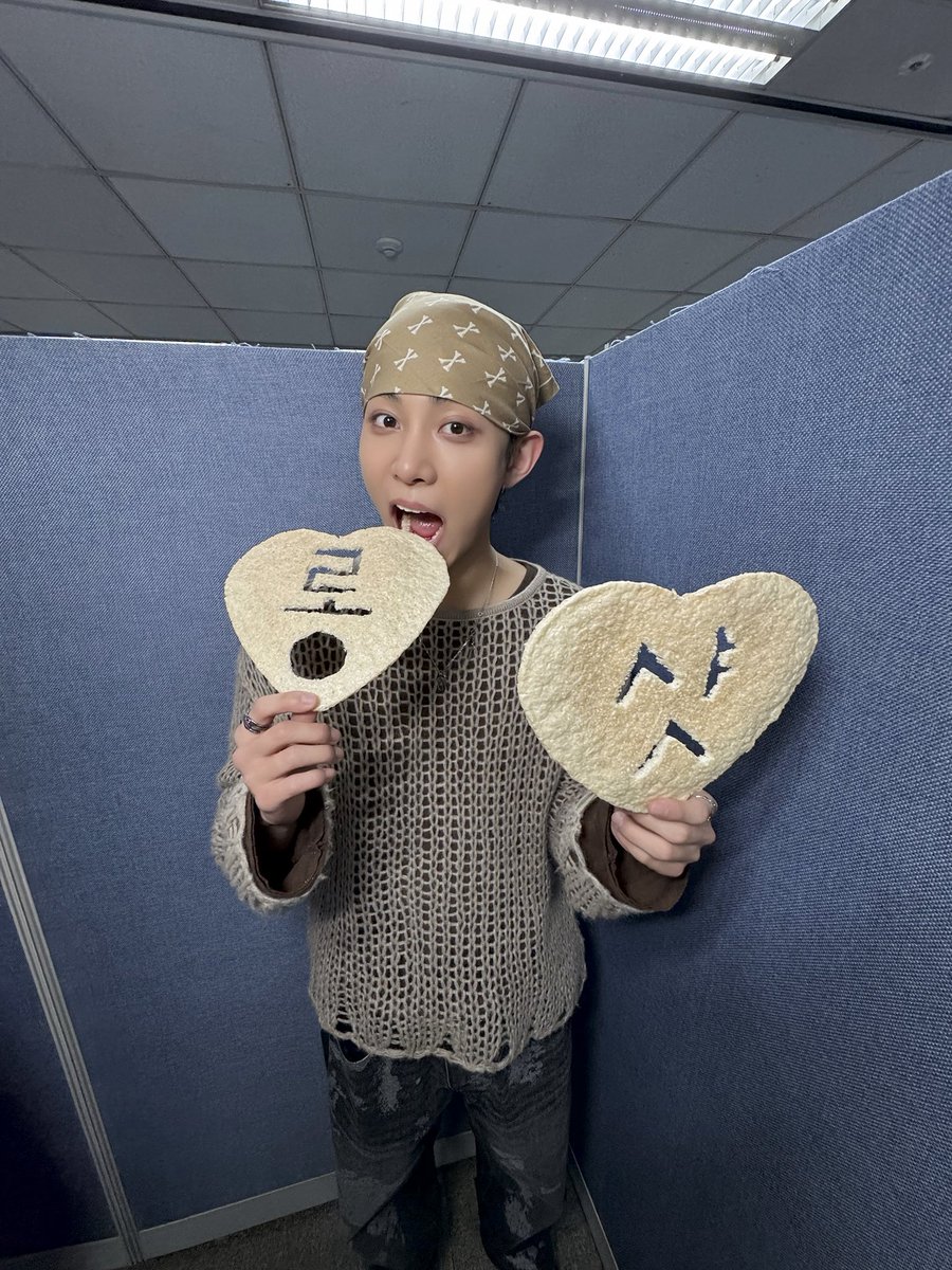LNGSHOT4sho's tweet photo. …. 🫶
#LNGSHOT #MOREVISION https://t.co/NZMagBj2mi
