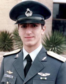 EdwardOfIran5's tweet image. یک ایران نگاهش به این افسر جوان نیروی هوایی شاهنشاهیست!
#KingRezaPahlavi
#جاوید_شاه