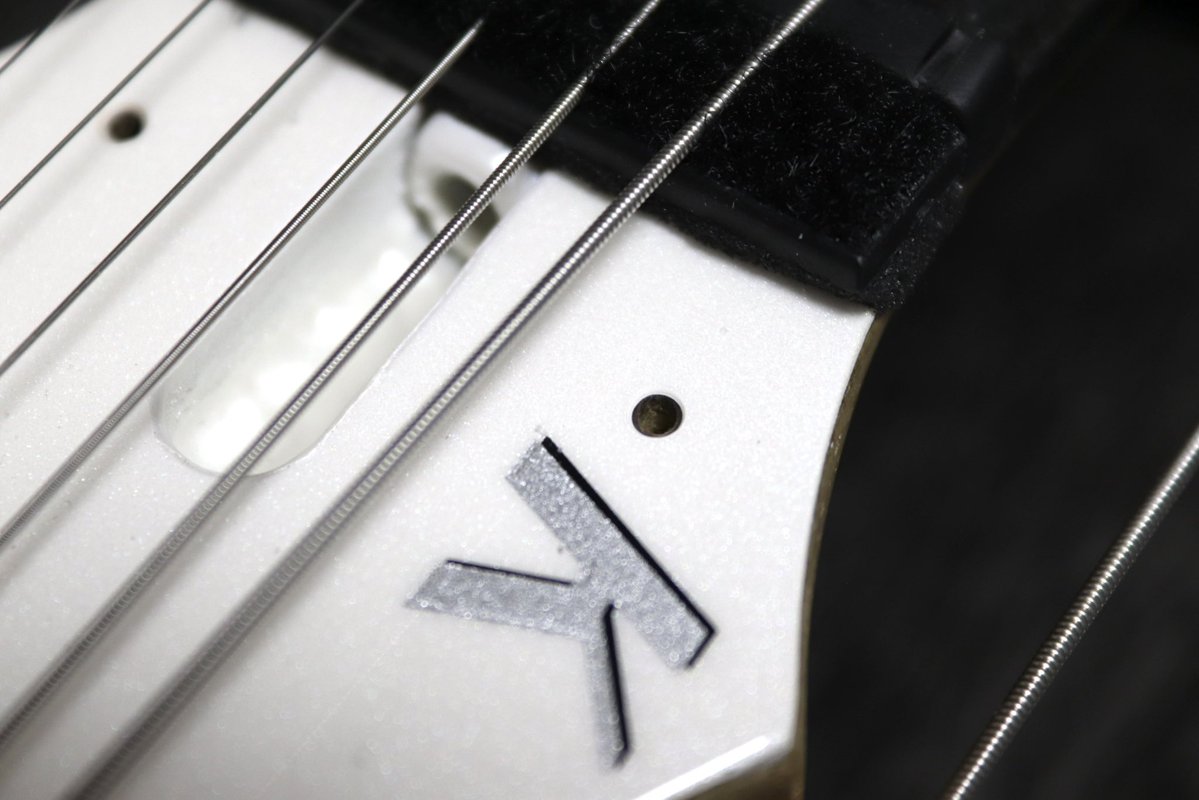 RM_Instruments's tweet image. テンションバーを取り付けました。

共振が多く、ノイズとしてアンプから出てしまうためにヘッドにテンションバーを取り付けました。

続きを読む
ruinamiyashiro.jp/repair-kieselg…