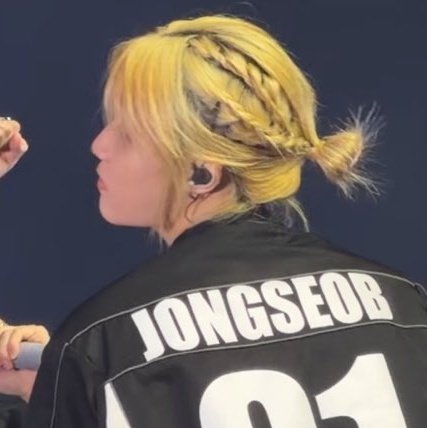 cinekore's tweet image. o fato é que nunca to preparada pro próximo penteado do jongseob