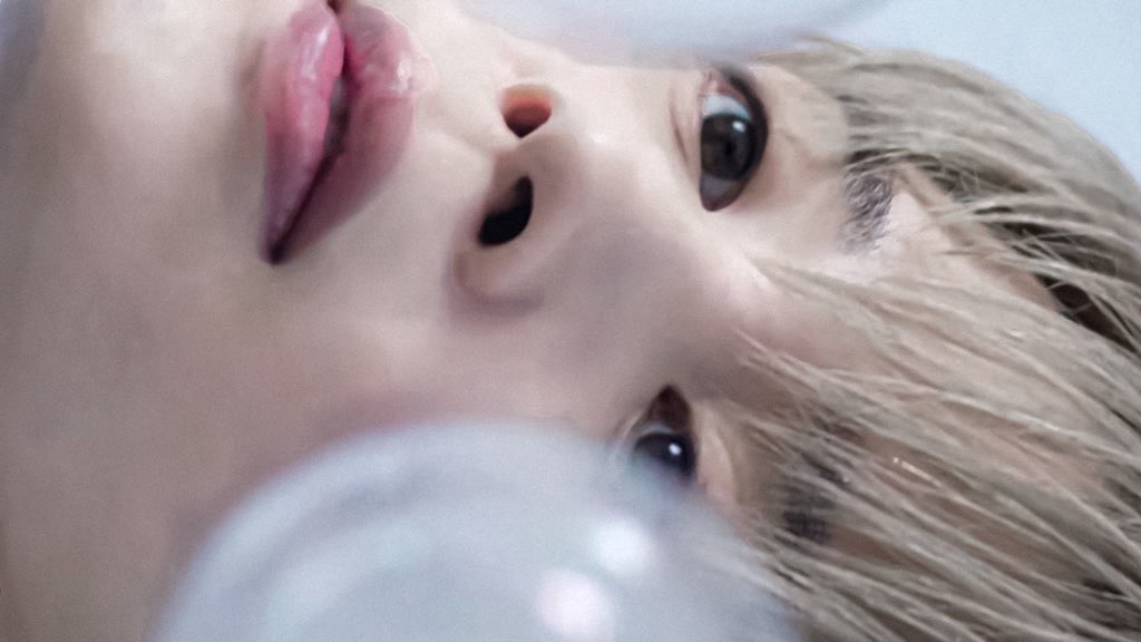 Jmpoper's tweet image. #JIMINxLADOR 🫧♡