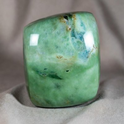 coinmasterpump's tweet image. #JADEITE 

JADEITE is the most expensive minerals in the world , with top-quality specimens reaching up to $3 million per carat.This is your chance to trade with the big bags.