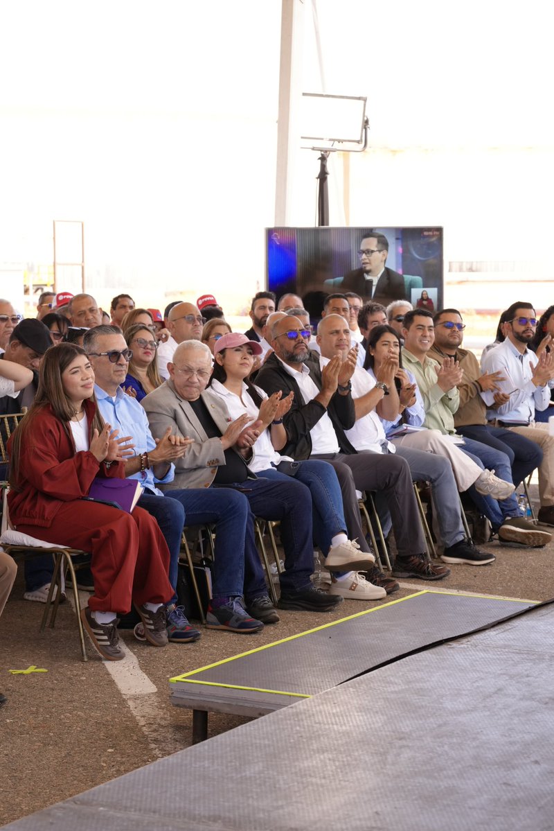 Merecido reconocimiento a toda la fuerza trabajadora de PDVSA por su arduo trabajo en él impuso de nuestro país. Seguimos en despliegue en la consulta parcial de Hidrocarburos. 

<a href="/PDVSA/">PDVSA</a> 
<a href="/Asamblea_Ven/">Asamblea Nacional 🇻🇪</a> 
<a href="/delcyrodriguezv/">Delcy Rodríguez</a>