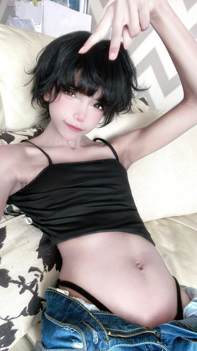 Ruruuchuu's tweet image. I’ve come to the conclusion that tank tops are officially my favourite clothing item
ദ്ദി ˉ͈̀꒳ˉ͈́ )! You can’t go wrong ;D~