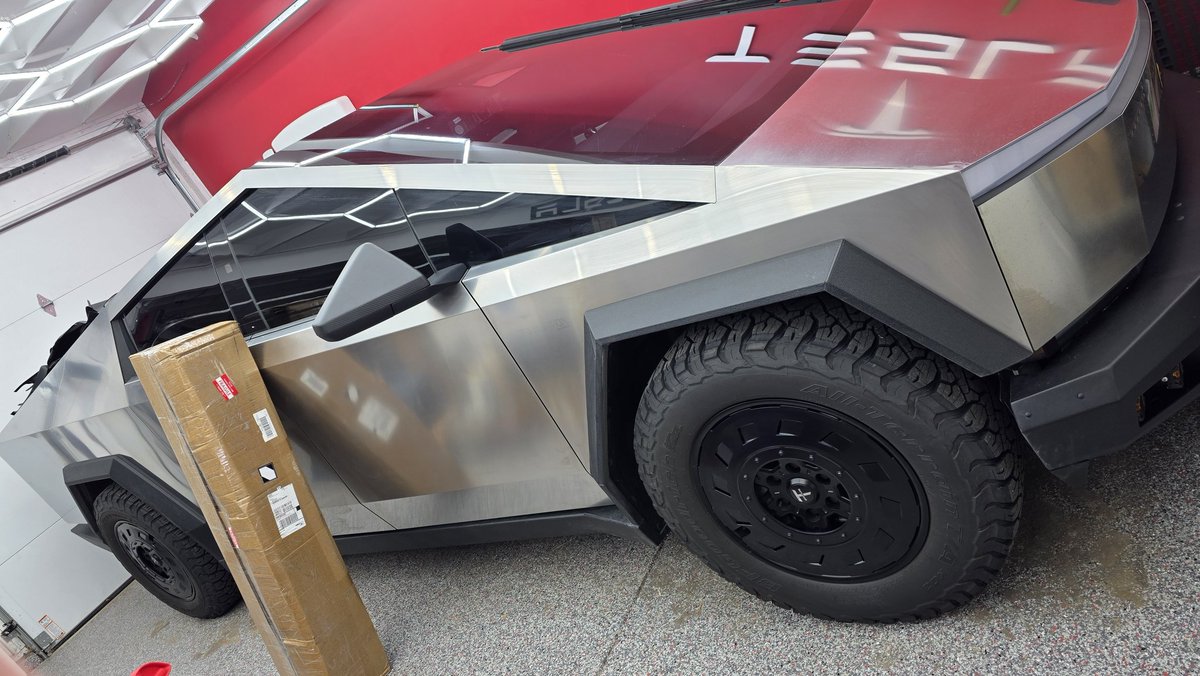 Erik in DÆrik tweet media