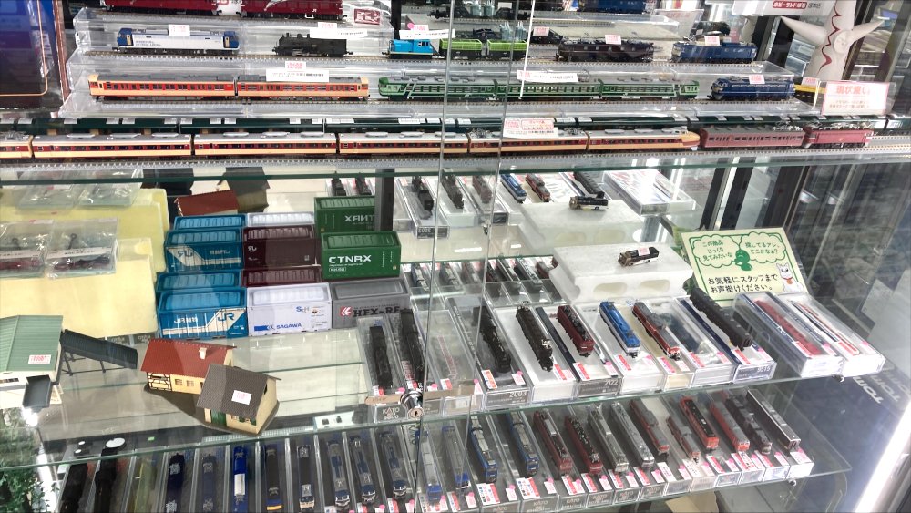 🎸ぽち塚本店🎸 寒いけど快晴☀ 本日も元気にワゴンセール中です