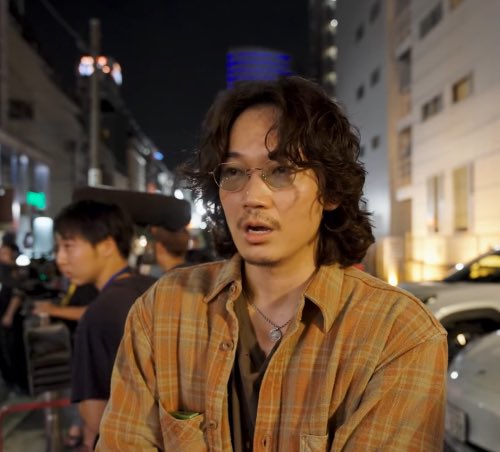 映画「愚か者の身分」にて綾野剛さんにAteaseのネックレスを着用