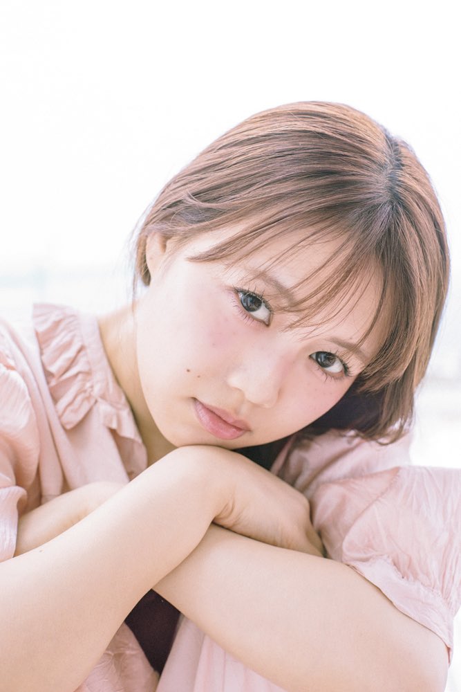 【公式】吉川ひより1st写真集 『ひよりんっぽ』3/18発売 tweet media