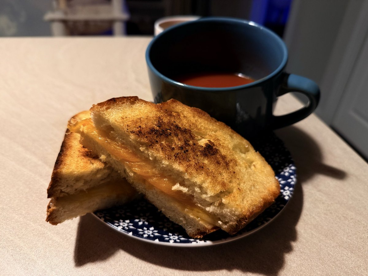 phloggie 🇨🇦 tweet media