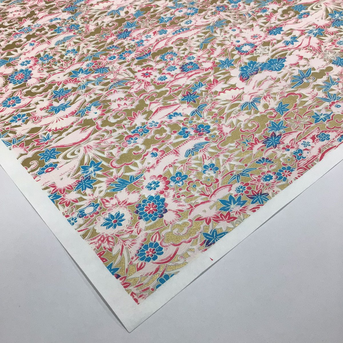 楽紙舘の 一日一紙

●友禅紙●
柄は無数にございます∞

【用途】
和紙小物制作（アクセサリー、名刺カード入れなど）、
貼り箱制作、おりがみ、和紙人形、ディスプレイ用敷き紙　など

#楽紙舘 #和紙 #紙 #京都 
#一日一紙 
#伝統工芸
#烏丸御池 徒歩約5分
#四条 #烏丸 徒歩約10分