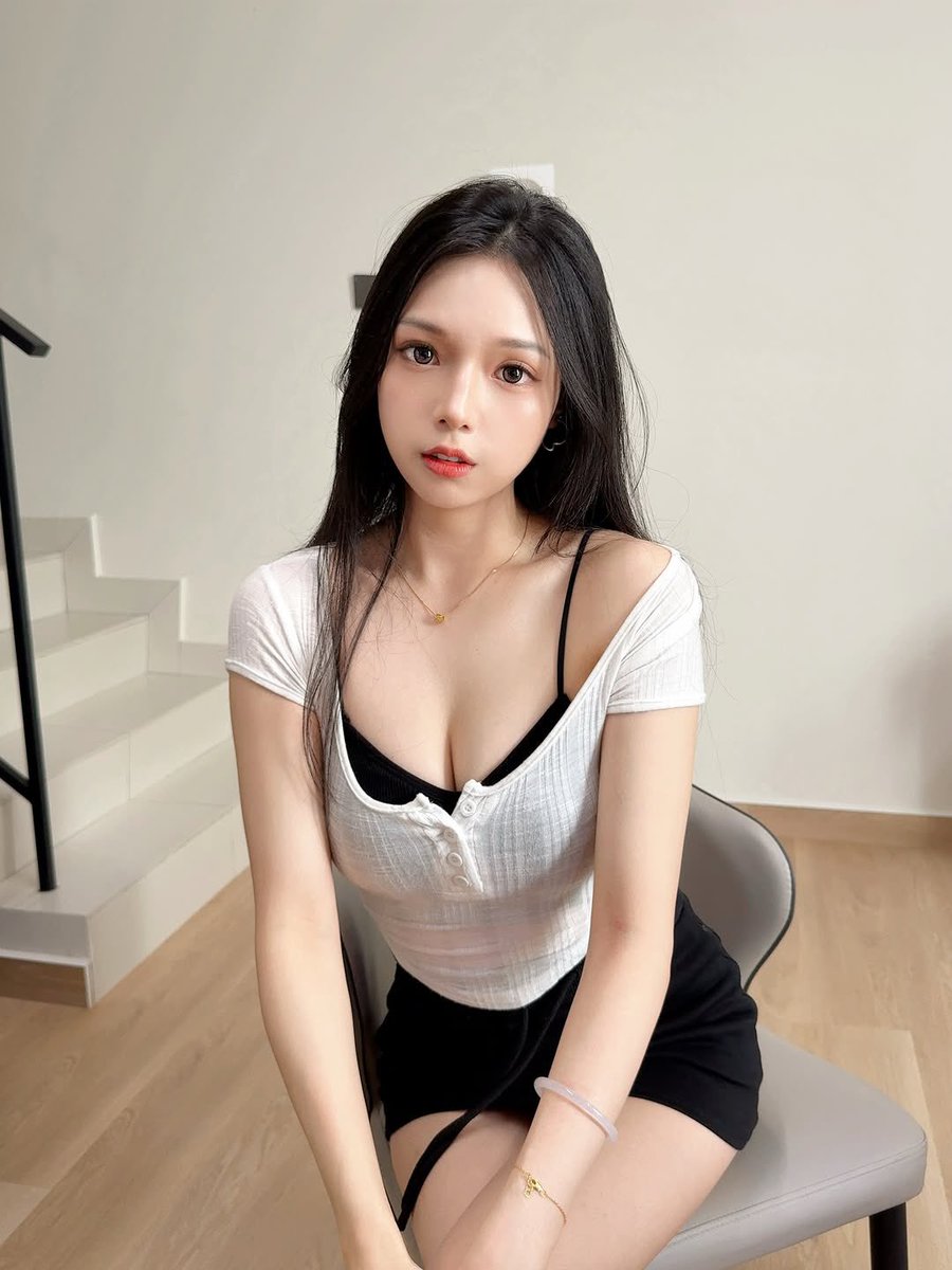 📍🇲🇾

为什么要故意露出黑色内衣 是有什么目的吗👉👌

#骚货分享站 #美女 #骚货 #意淫