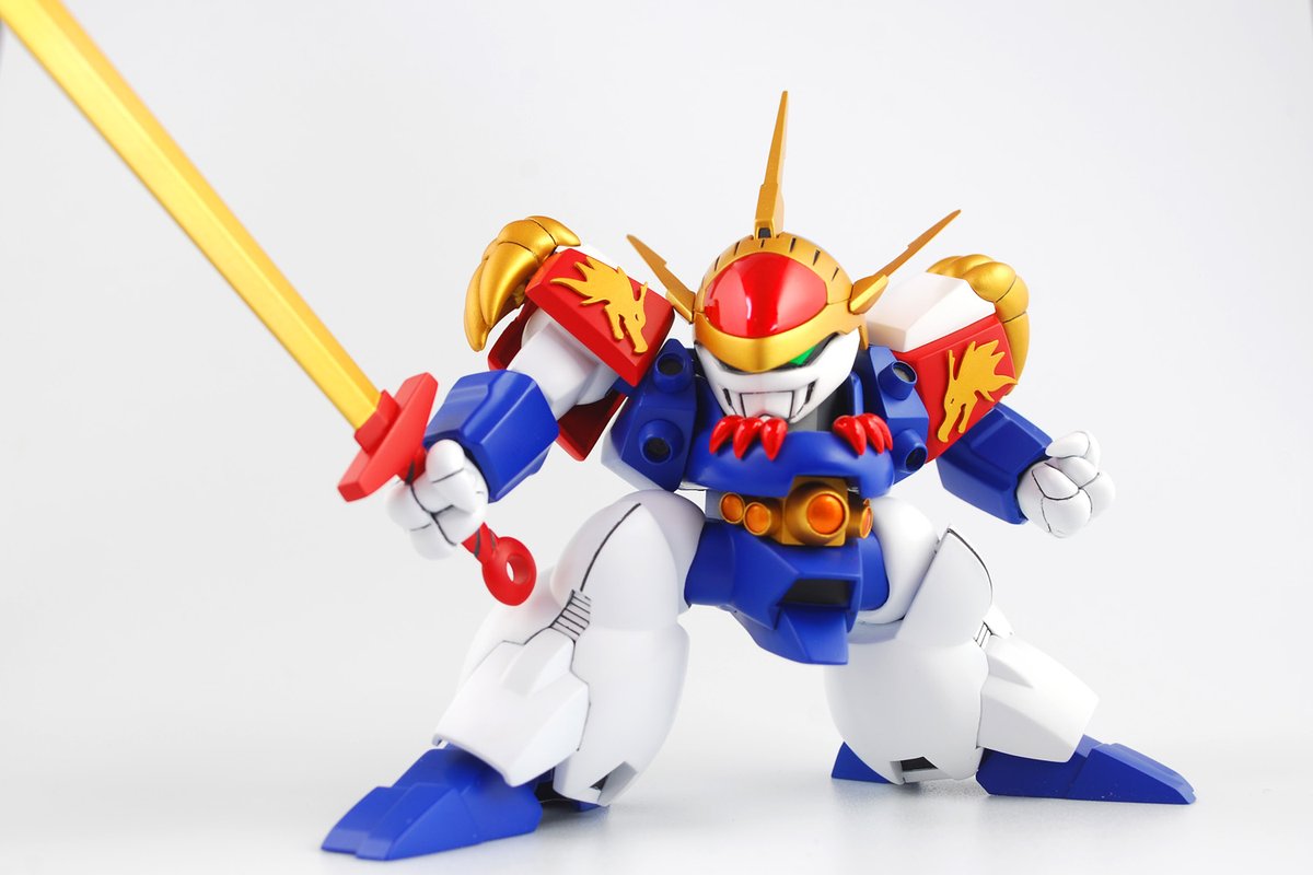 1年ぶりの完成品は龍神丸。
アップデート版も良いのですが、全体のフォルムが初期キットの方が好みで、パッケージ風の固定ポーズで仕上げました。
なすおさんの戦神丸が完成してなかったら、ずーっとお蔵になってと思います。
#魔神英雄伝ワタル #PLAMAX