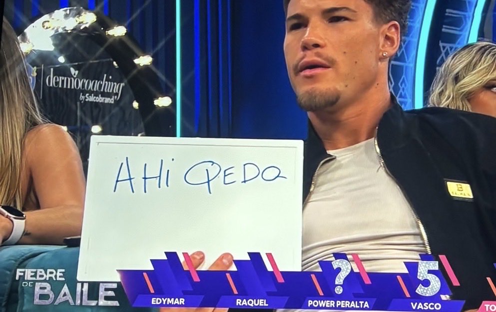 Ya que le gusta batir record al Valdivia, va a ser el primero que se va ir por mala nota y porque el público no lo quiere jajajaja 

#FiebreDeBaileCHV