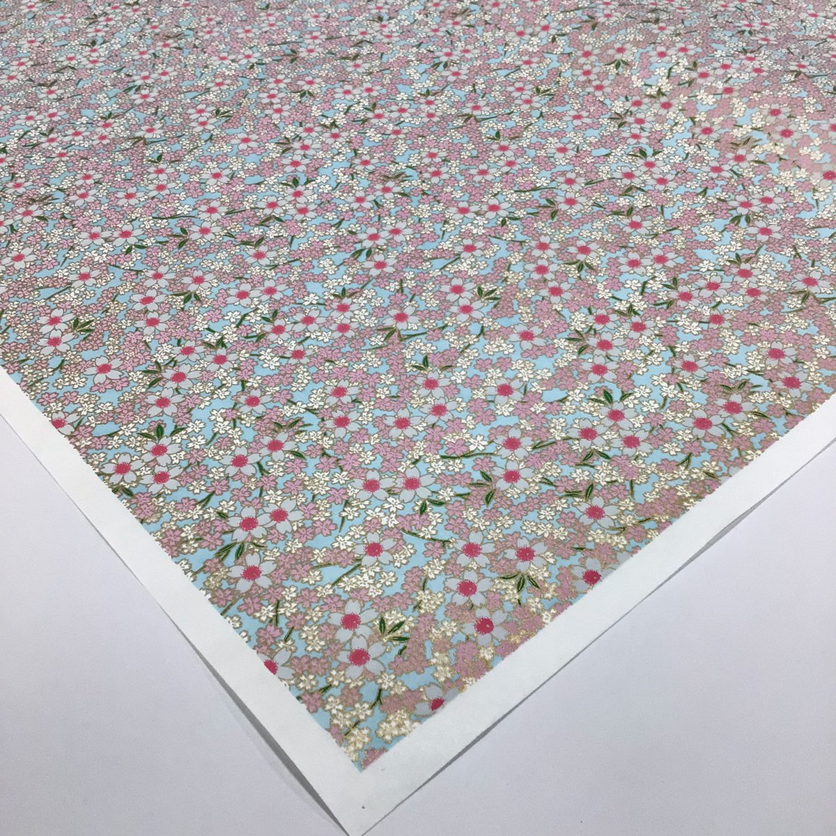 楽紙舘の 一日一紙

●友禅紙●
柄は無数にございます∞

【用途】
和紙小物制作（アクセサリー、名刺カード入れなど）、
貼り箱制作、おりがみ、和紙人形、ディスプレイ用敷き紙　など

#楽紙舘 #和紙 #紙 #京都 
#一日一紙 
#伝統工芸
#烏丸御池 徒歩約5分
#四条 #烏丸 徒歩約10分