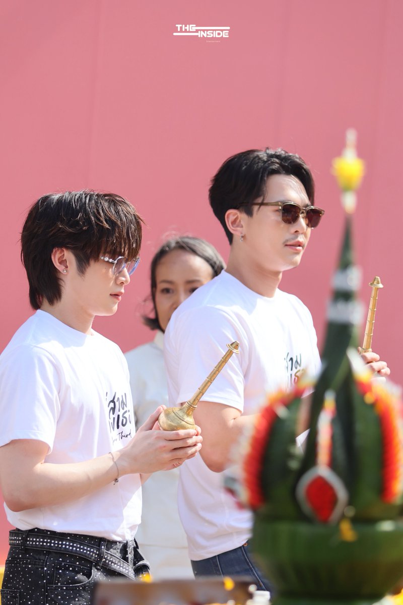 แม้ก-ณฐในงานพิธีบวงสรวงหลากรส พร้อมโปรเจคพิเศษสุดเซอร์ไพรส์ “Make It Right 2026"

MAXNAT WITH YOUR THIRD
#mmaxmax #natasitt
#MaxNat 
#ที่สามของเธอSeries
#YourThirdSeries
#COPYASERIES2026
#COPYAOPENHOUSE2026