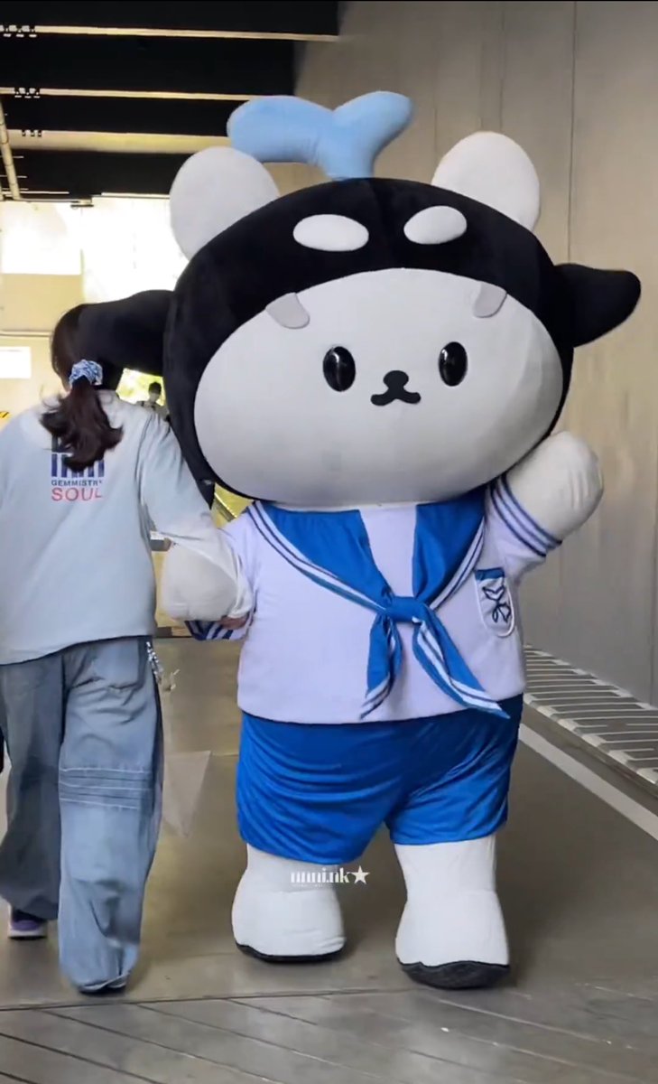 ppptity's tweet image. ลูกเตตะวันสามล้านเปอร์เซ็น 555555555555555555555555555555

Like father                                         Like son