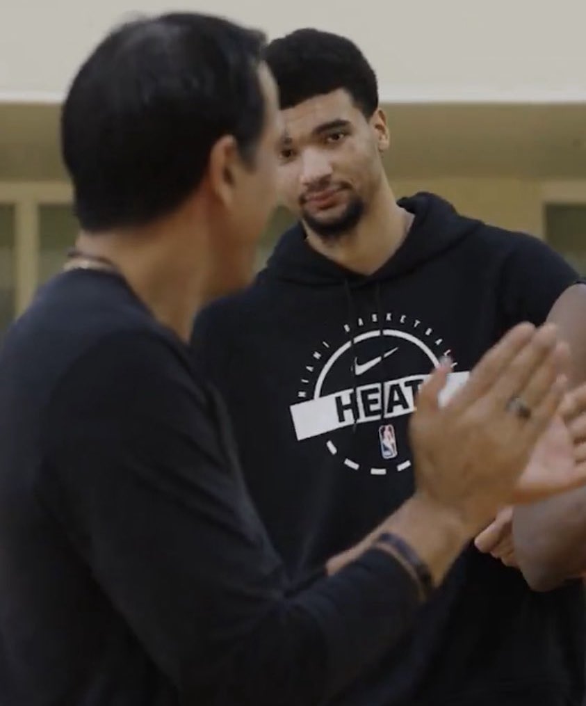 HeatvsHaters's tweet photo. 7 minutes https://t.co/R8iUKCYfjM