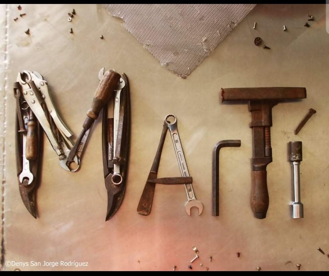 “No hay más que una vara, a cuyo golpe se abre en agua pura toda roca: es el trabajo”. #JoséMartí (Obra del artista Denys San Jorge Rodríguez). #MartiVive #Cuba #CDRCuba