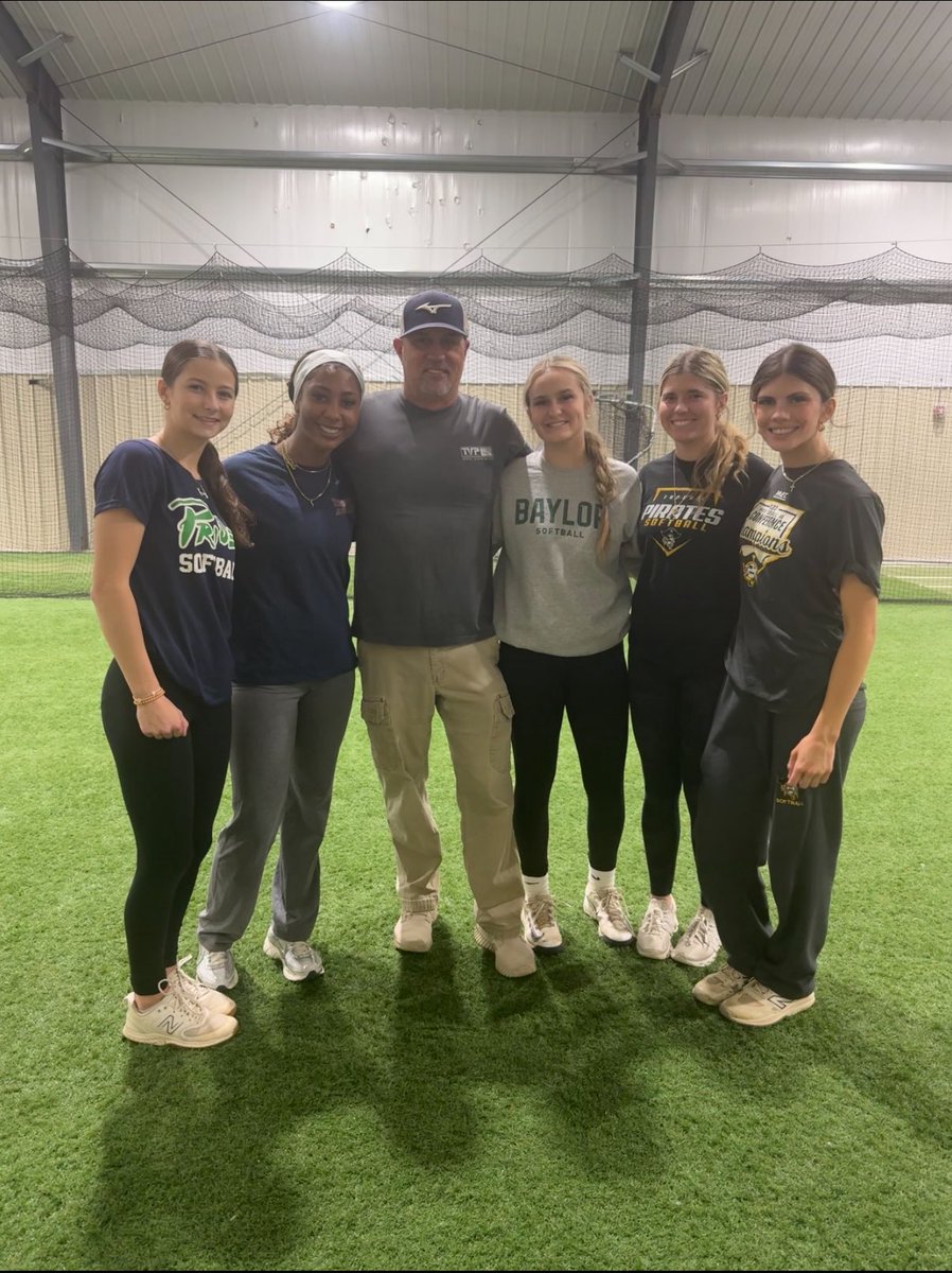 Addison Ash tweet media