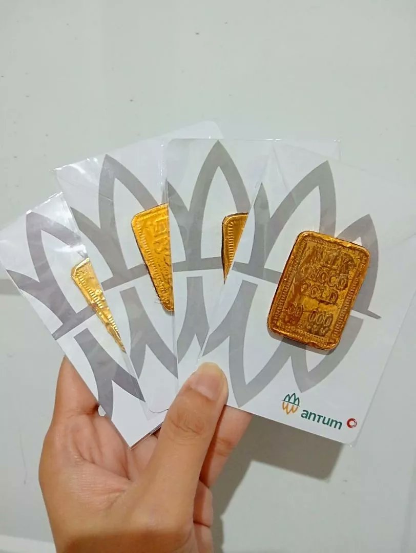 sewerity's tweet photo. @insidefolkative alhamdulillah gak nyangka bisa punya emas batangan sebanyak ini di umur 20-an. 😭💸 Ternyata bener kata orang, kuncinya cuma harus berani mulai dari hal kecil.
https://t.co/hhMDA9hgEF https://t.co/gHofOyAH7F