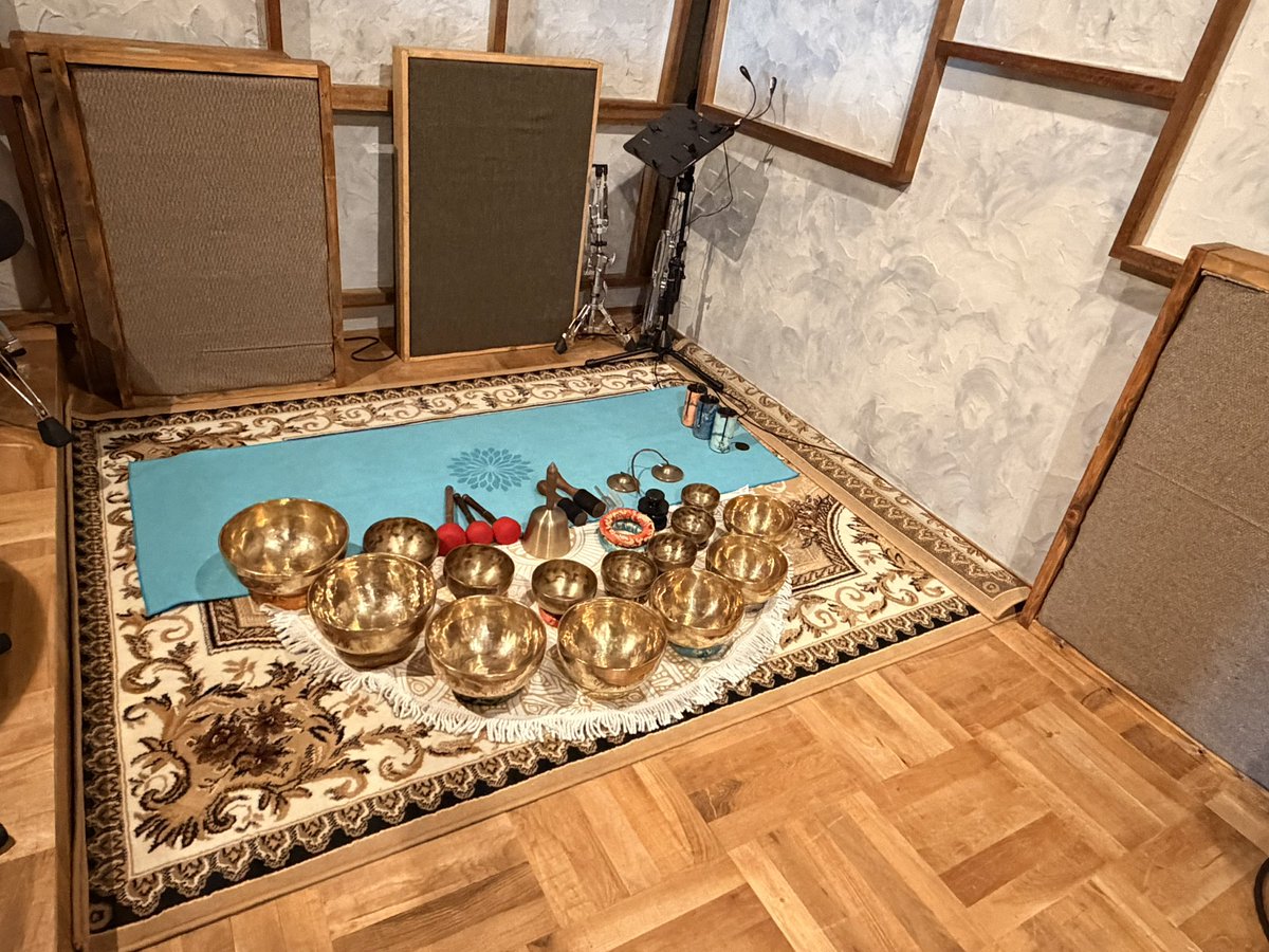 今日はシンギングボールのレコーディング。
どうやって録りましょうかね。