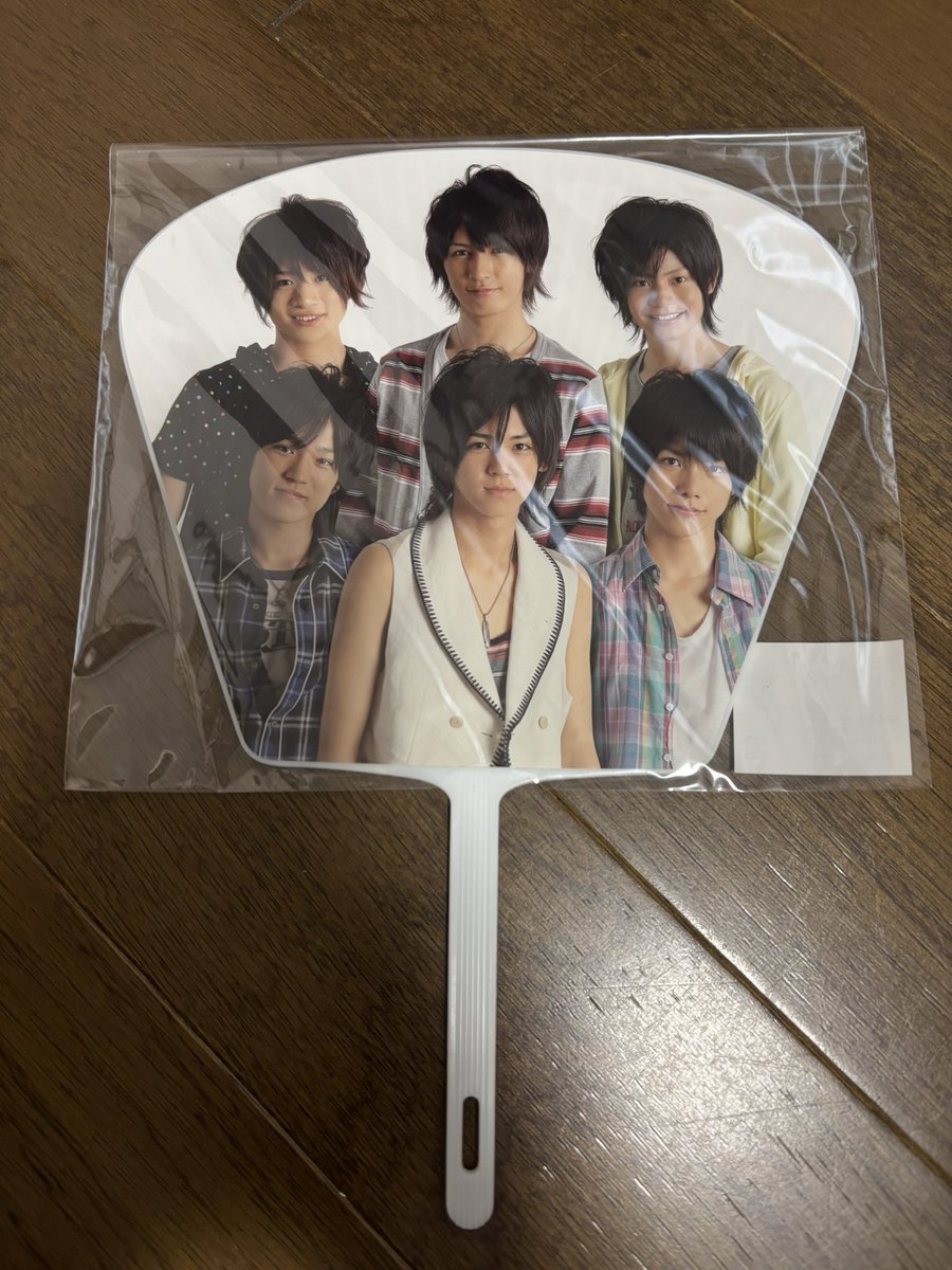 jump_1313's tweet photo. 関西ジャニーズJr 7WEST
公式団扇 ミニうちわ

【譲】7WEST
【求】定価＋送料 https://t.co/KRqsummtp4