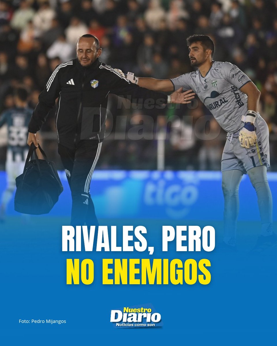 NuestroDiario's tweet image. GRAN GESTO EN LA CANCHA 👏🏻⚽️👻🥑

Javier Salazar, fisioterapeuta de Comunicaciones, atendió al portero Luis Morán debido a que los médicos de Antigua GFC  estaban revisando una lesión que sufrió Juan Apaolaza.

📸Pedro Mijangos | #DeportesND