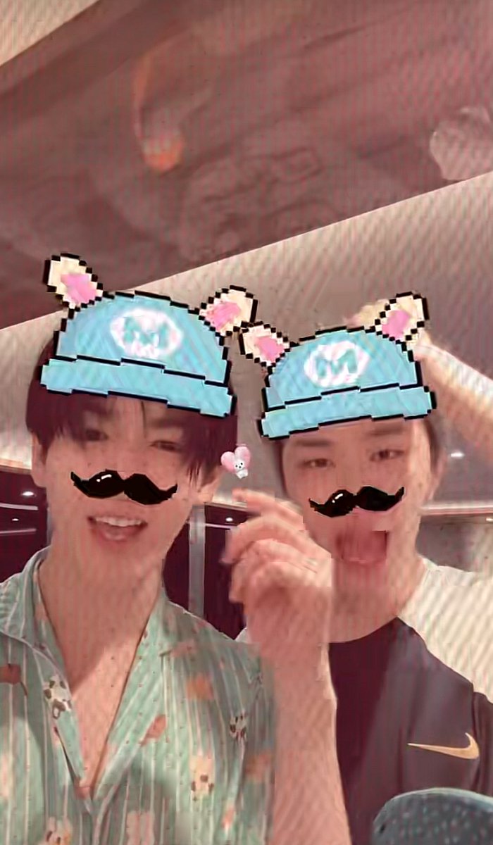 jinjuberry's tweet image. แสดงว่าบัสอยู่ภูเก็ตกันปะ อลัน ขุน เน็กซ์ ไทย จิน เช็กอินที่เดียวกันเลย อร๊ายยยยยยยย มีเอ้าติ้งไรกันน