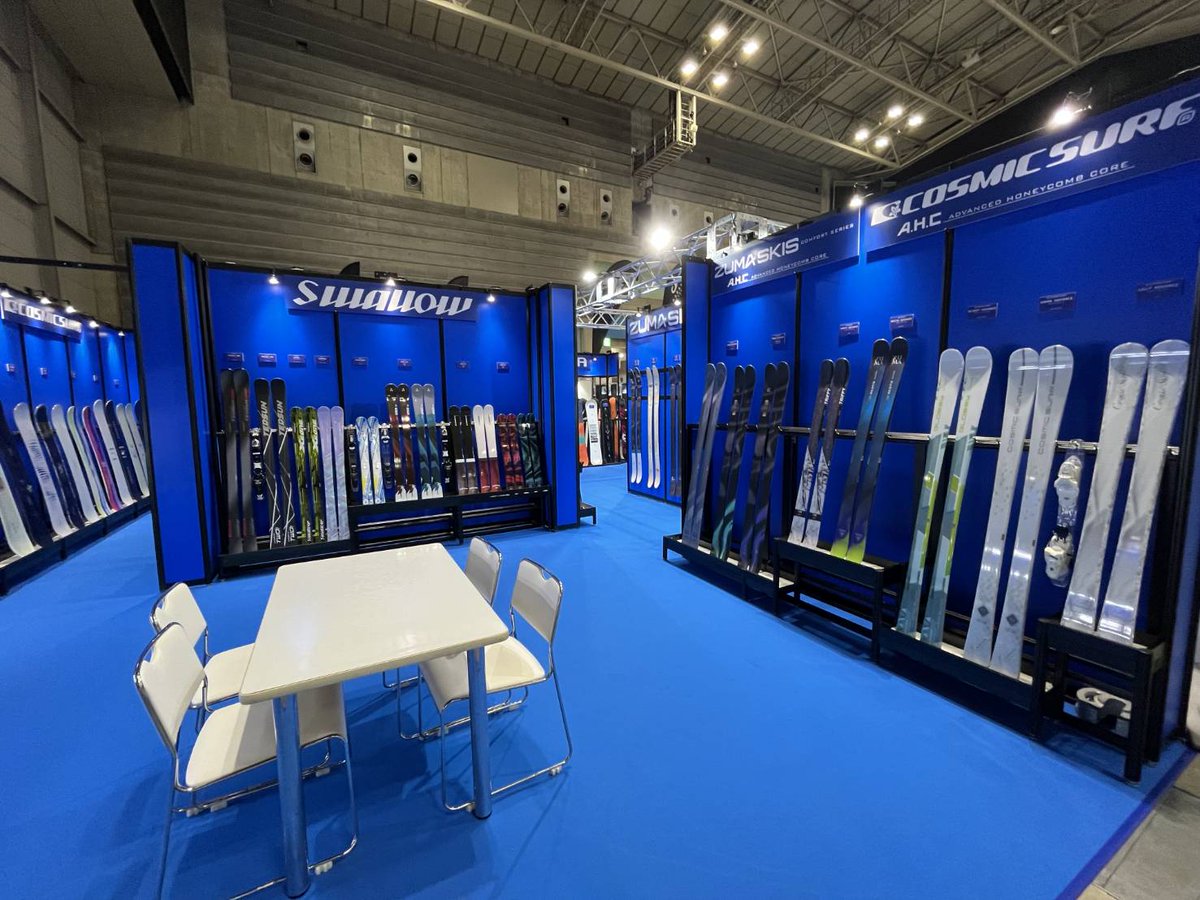 いつもご覧いただきありがとうございます。
本日より、SNOW EXPO JAPAN 2026 がスタートいたしました。
26−27シーズンに向けてスワロースキーのニューモデルをご案内しております。
関係各位みなさまのご来場を心よりお待ちしております！⛷️

#swallowski ＃zumaskis #zuma #swallow #cosmicsurf