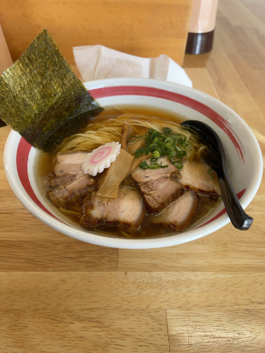 昼飯！シンプルなチャーシュー麺🍜
