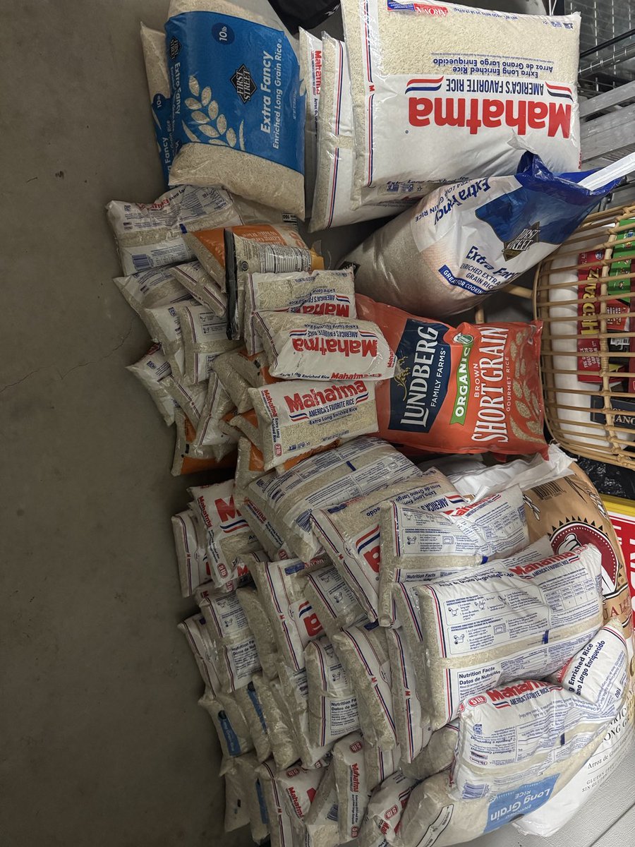 calebfadams's tweet photo. The last 2 weeks have left most of us feeling powerless against the injustice of ICE, we took that power back today. My wife found a charity feeding families too afraid to leave their homes &amp; rallied the community. 24 hours, 591 lbs of rice were donated. In awe of her &amp; community https://t.co/MLBKzcowyT