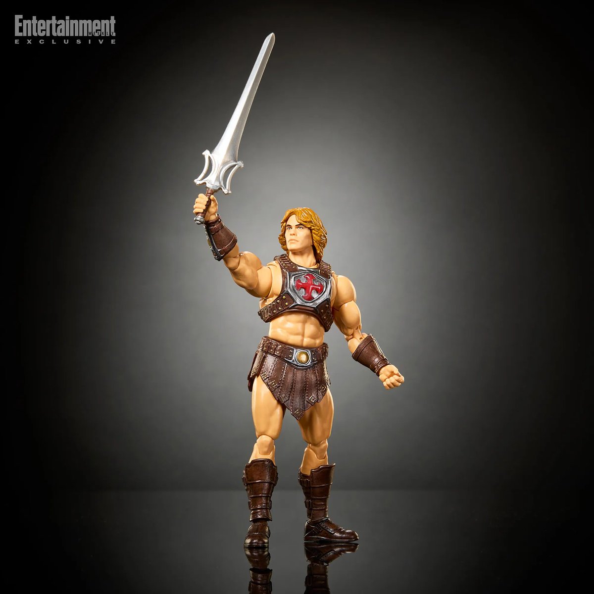 Exclusive first look at Nicholas Galitzine with his He-Man action figure from Masters of the Universe. 🗡️💪🏽

Source: entertainmentweekly

#mastersmovie #motumovie #heman #motu #NicholasGalitzine