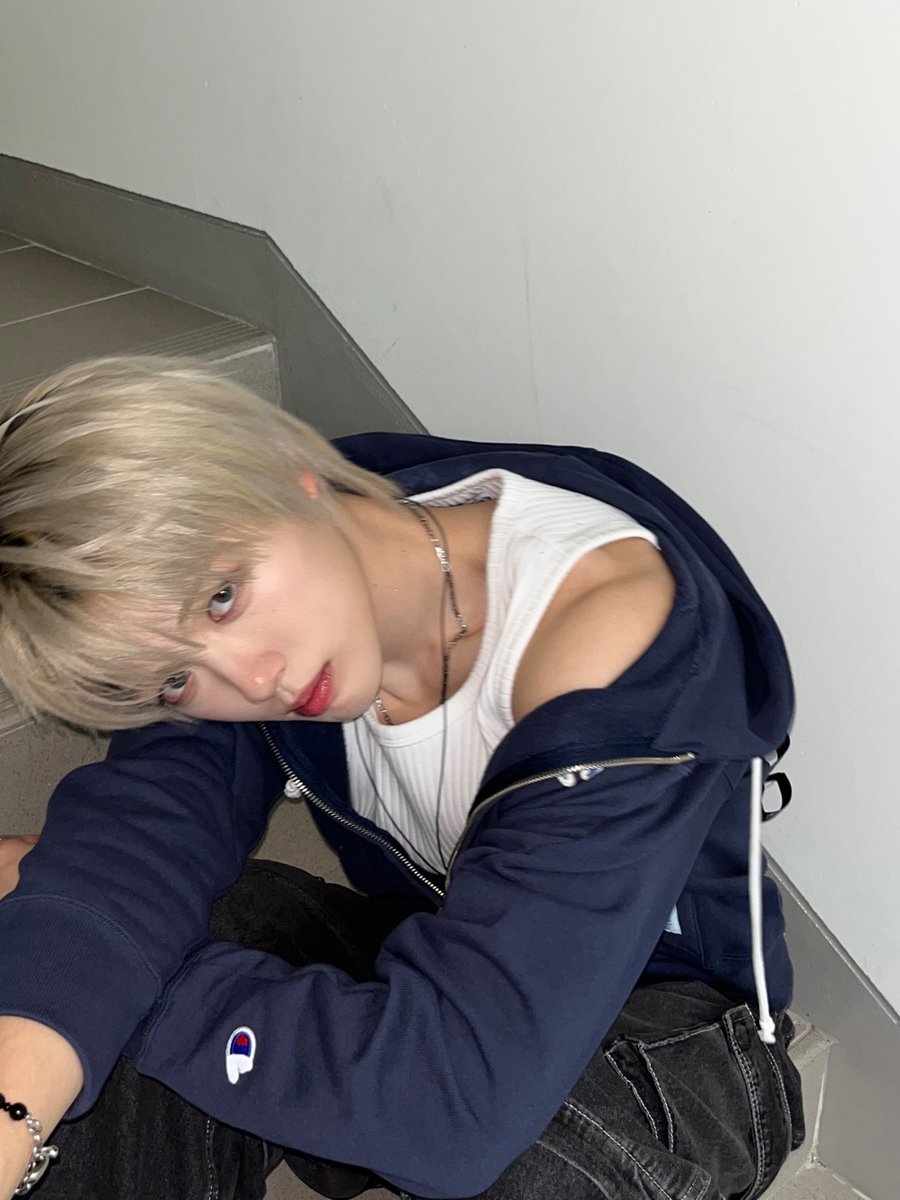 idntt_cosmo's tweet photo. 덴쥬들.
덴쥬들은 비가와도 우산 쓰지마요.
.
.
.
.
.
.
.

꽃에는 물을 줘야되니까…🌸❤️
.
.
.
.
.
#감성글귀 #덴쥬 #꽃

#idntt #아이덴티티 #アイデンティティ
#yesweare #김성준 #kimseongjun https://t.co/rdLRMEsTPK